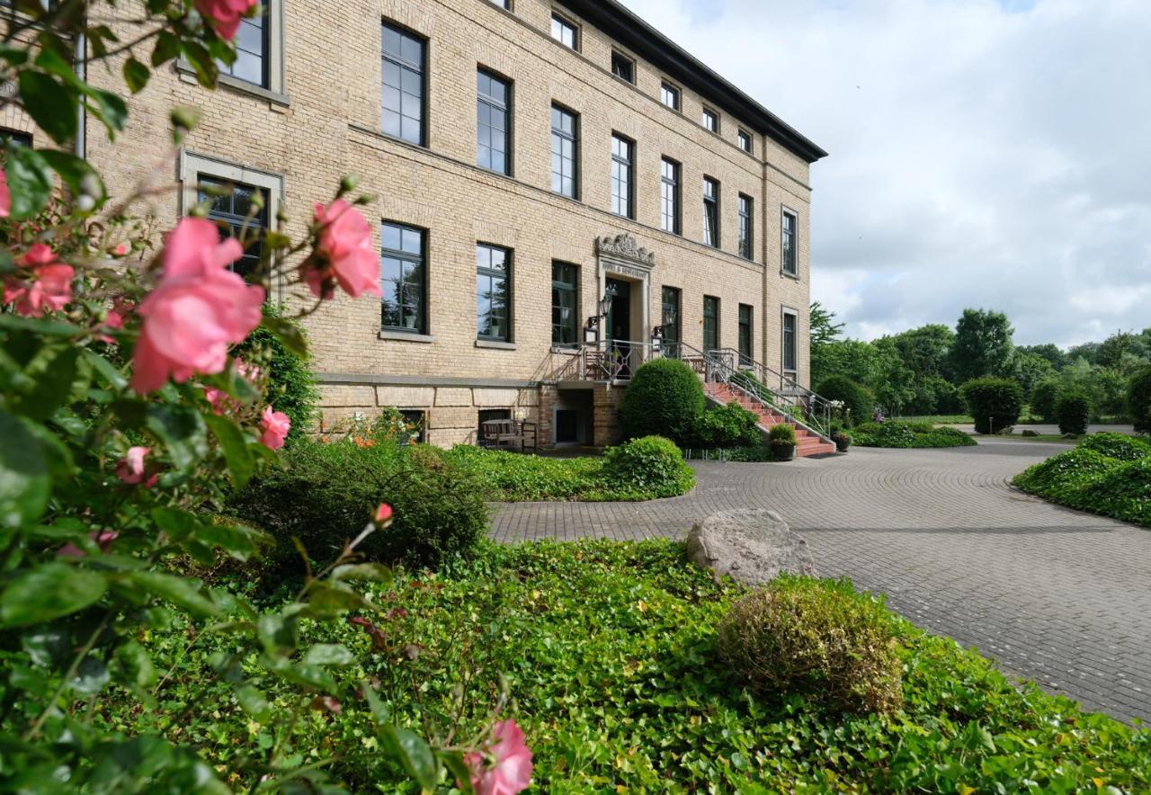 Gutshaus Redewisch Hotel & Restaurant Boltenhagen  Exterior foto