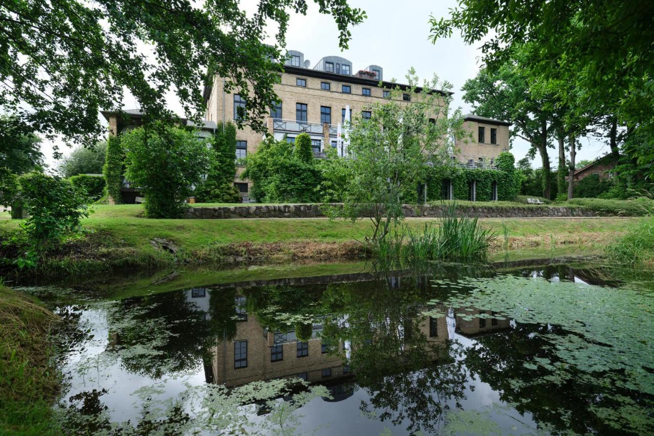 Gutshaus Redewisch Hotel & Restaurant Boltenhagen  Exterior foto