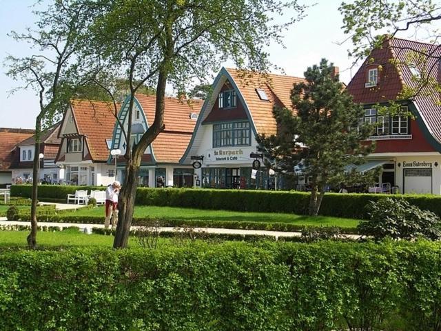 Gutshaus Redewisch Hotel & Restaurant Boltenhagen  Exterior foto