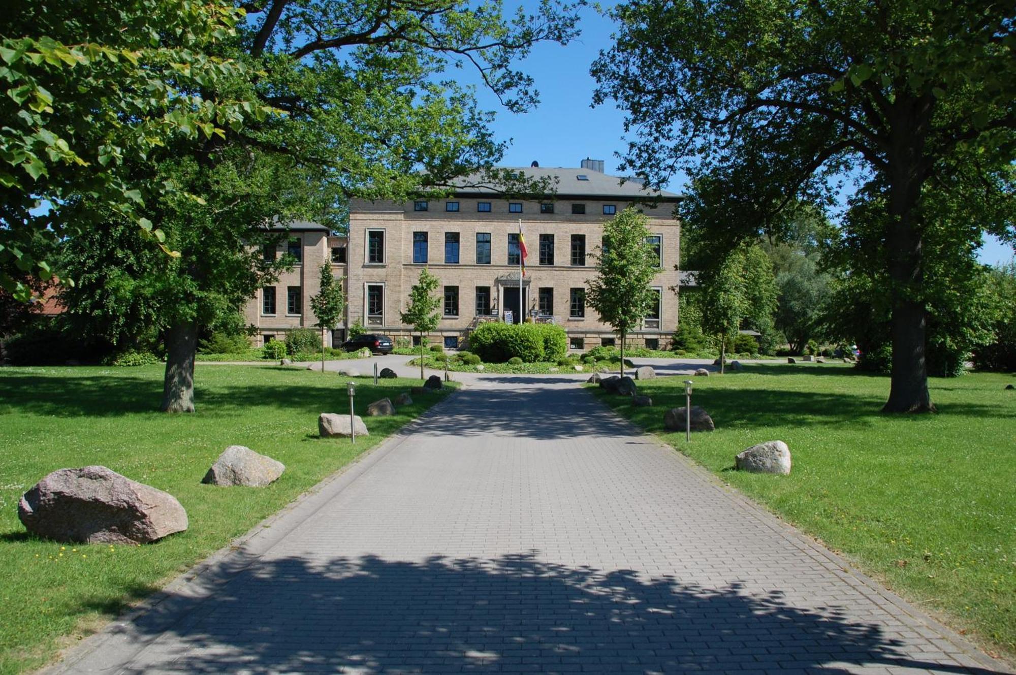 Gutshaus Redewisch Hotel & Restaurant Boltenhagen  Exterior foto